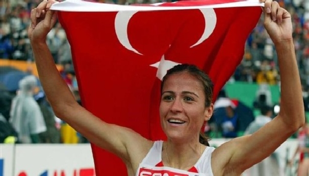 Süreyya Ayhan a  danışmanlık  reddi!