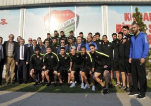 Fikri Işık, Kocaeli Birlikspor u ziyaret etti!