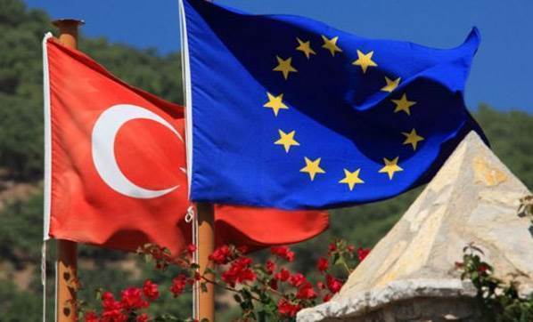 Türkiye’ye vize muafiyeti gecikecek