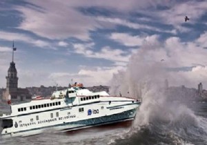 Marmara da deniz ulaşımına fırtına engeli