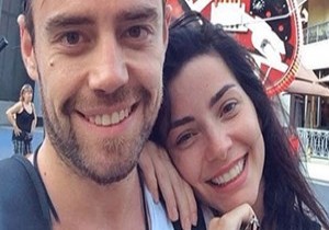 Merve Boluğur ile Murat Dalkılıç ın Düğün Tarihi Çakıştı...