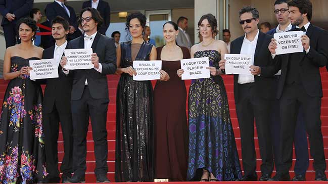 Cannes’sız darbeye tepki!
