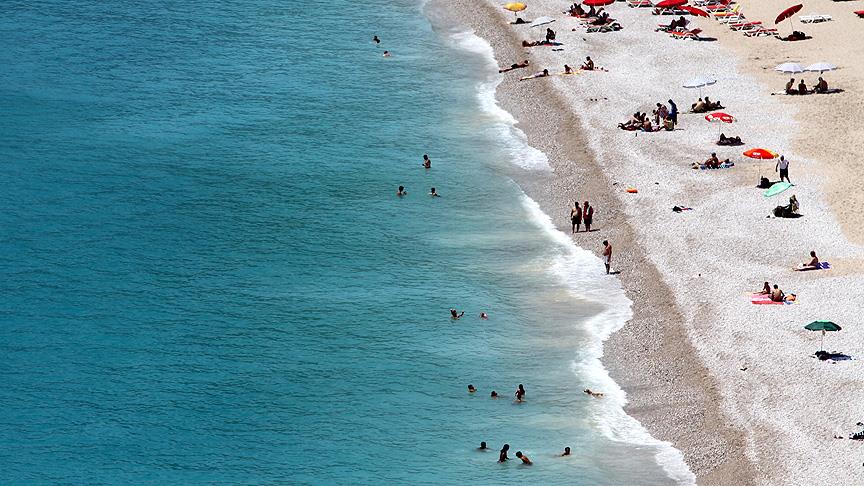 Tatil geldi, sahiller doldu!