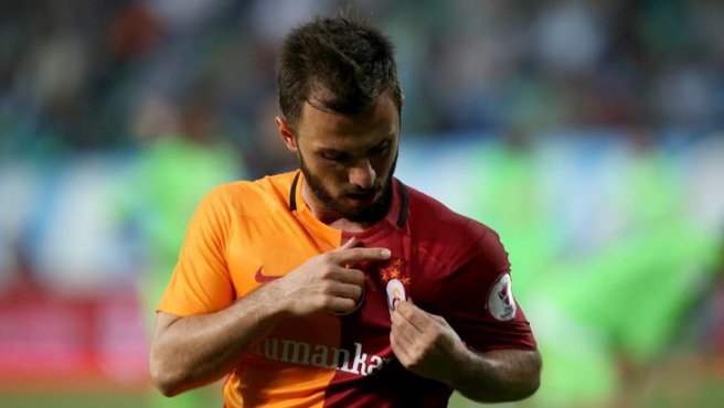 Emre Çolak’tan 4 yıldızlı mesaj!