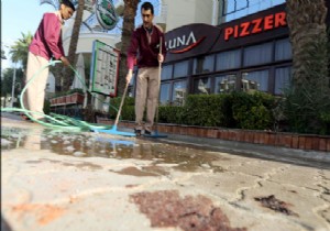Turistlerin kaldığı otele ateş açıldı!