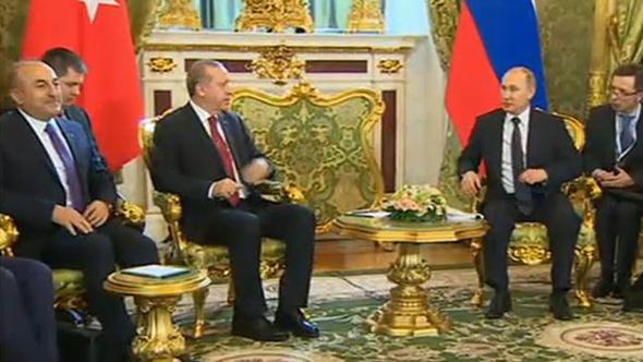 Erdoğan ve Putin görüşmesi başladı