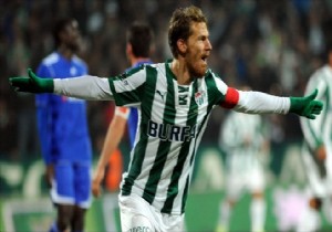 Bursaspor, Galatasaray ın Serdar Aziz hayallerini sona erdirdi!