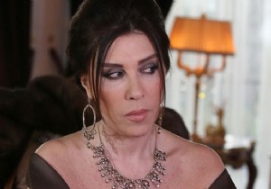 Nebahat Çehre: Bacak altında telefonla dizi çekenler var...