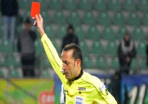 Cüneyt Çakır a kırmızı kart tepkisi...