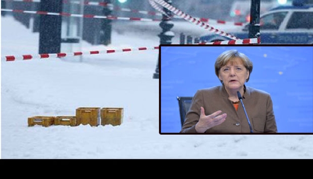 Merkel in ofisinde bomba alarmı...