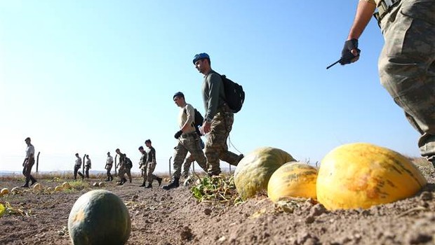 FETÖ malzemeleri tarladan çıktı!