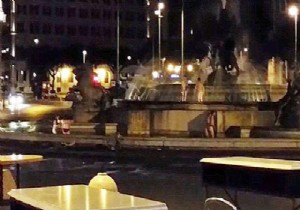 Roma daki Tarihi Çeşmede Skandal Yaşandı!