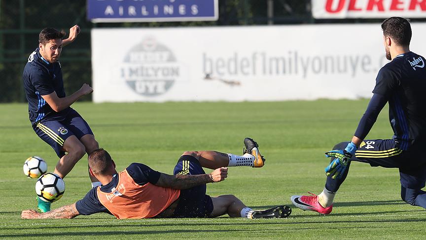 Fenerbahçe de hazırlıklar sürüyor