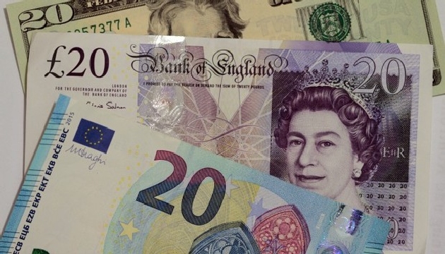 Sterlin ve dolar karşı karşıya!
