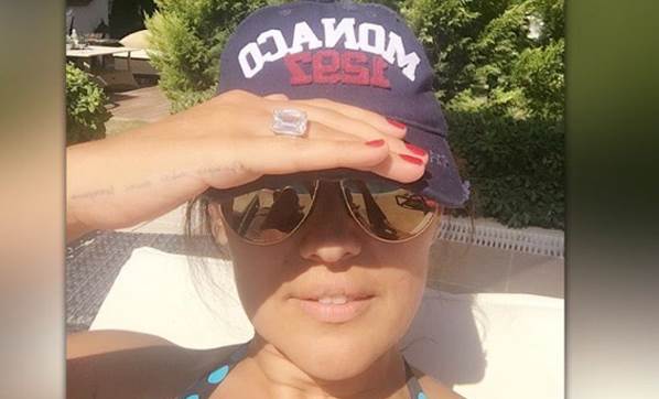 Demet Akalın ın pırlanta yüzüğü olay oldu