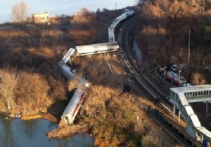 Amerika da tren kazası: 7 ölü, 12 yaralı