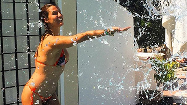Tuğba Özay, instagram dan bikinili fotoğrafını paylaştı!