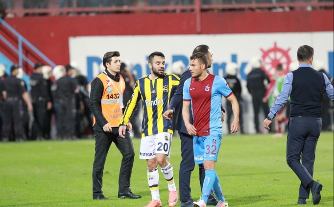 Trabzonspor-Fenerbahçe maçı yarıda kaldı