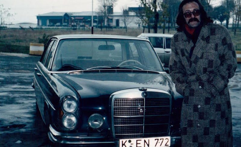 Cem Karaca nın fotoğrafları segileniyor