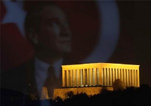  Bir Işık da Sen Yak Anıtkabir de 