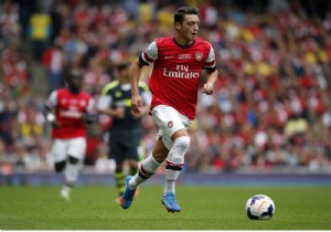 Mesut Özil den Arsenal e ŞOK Haber!!