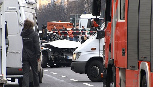 Berlin de araç patladı! Ölen şoför Türk çıktı!