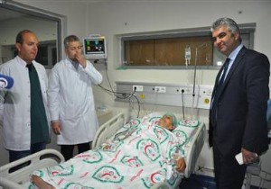 73 Yaşındaki Hastaya Yapay Omurga Takıldı!