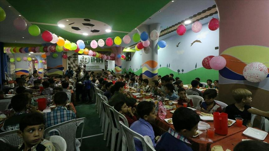 Kuşatma altında iftar