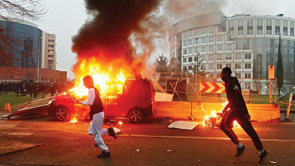 Polis şiddetine protesto