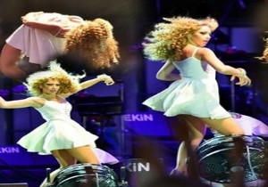 Hadise ve Athena dan Muhteşem Performans!