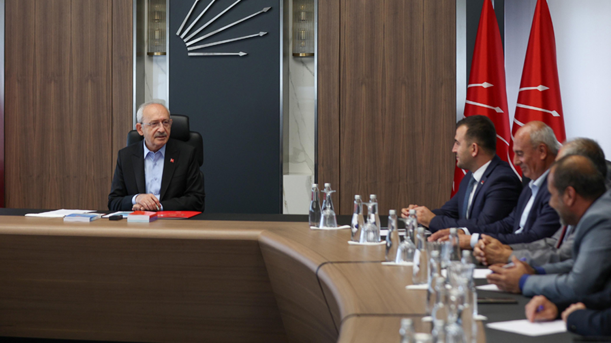 Kılıçdaroğlu, Antalya İl Başkanı ile görüştü
