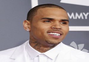 Chris Brown Müziği Bırakıyor!