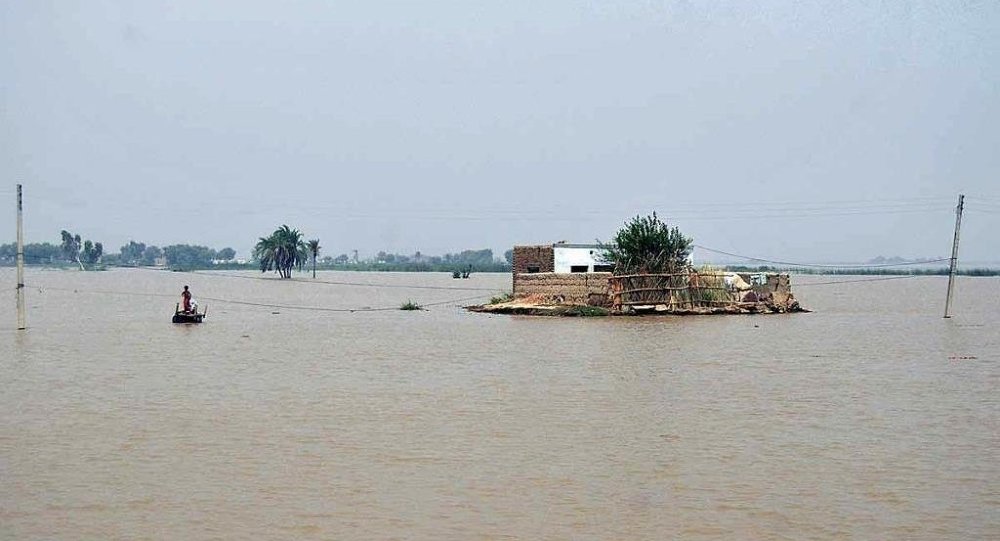 Hindistan da muson yağmurları 350 den fazla can aldı
