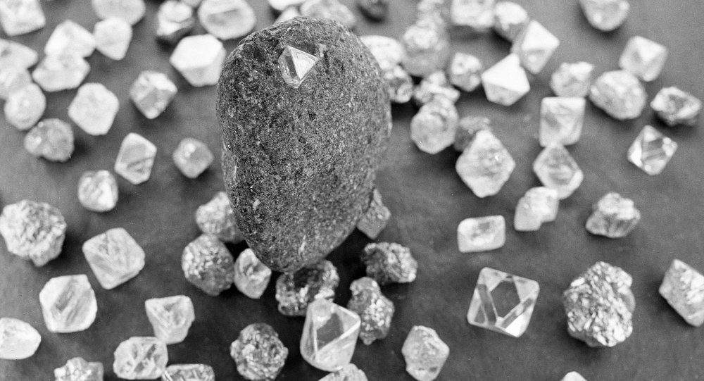 Yerkürenin derinliklerinde katrilyon ton elmas keşfedildi