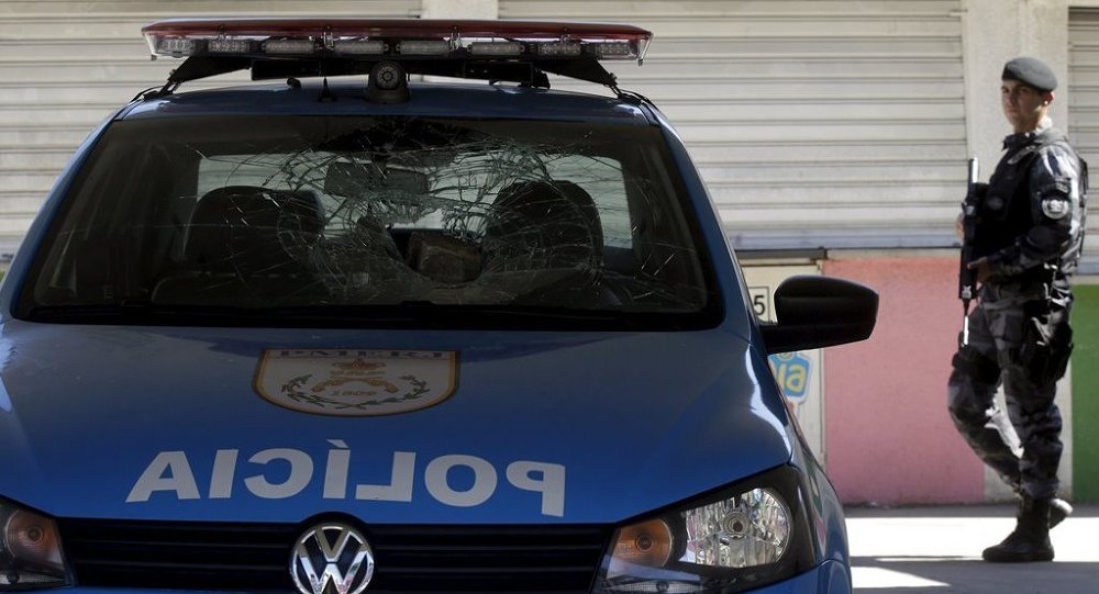 Bir günde üçüncü vaka: Rio da bıçaklı saldırgan çok sayıda kişiyi rehin aldı