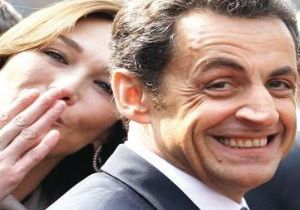 Sarkozy ye Yumurtalı Protesto: