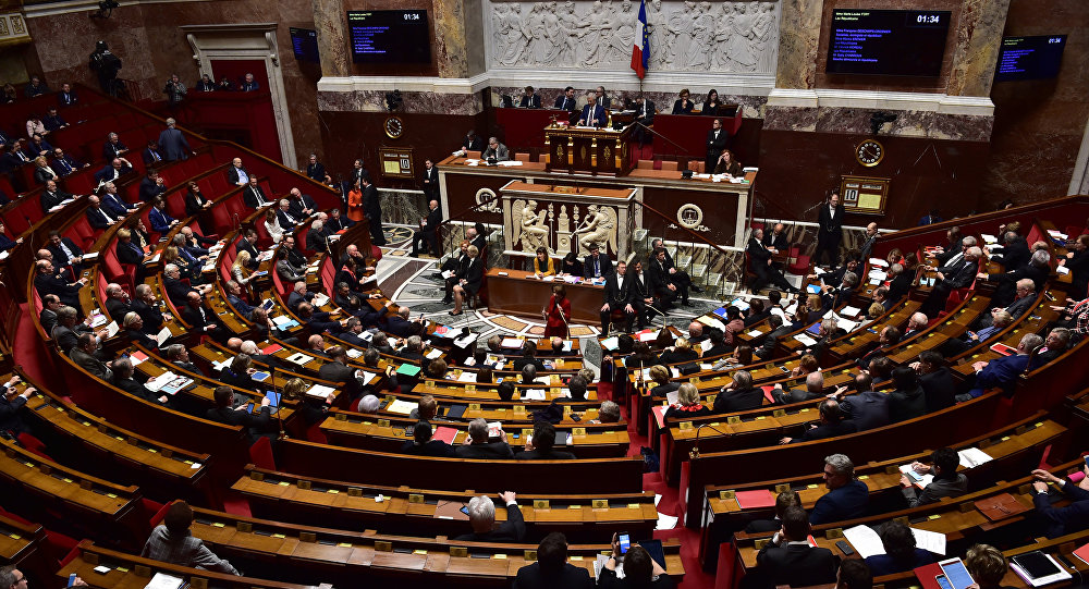 Milletvekilleri maaşlarını yetersiz buluyor