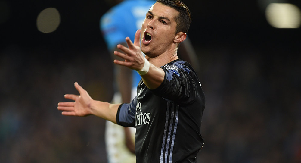 Ronaldo 4. kez yılın futbolcusu