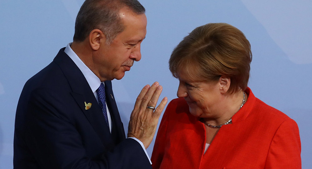 Erdoğan dan Merkel e sert tepki!
