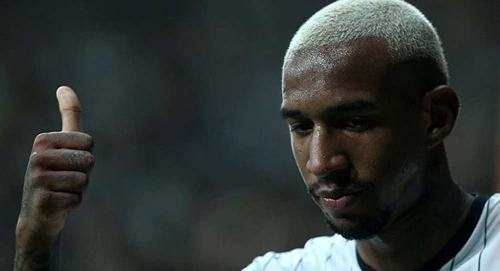 Anderson Talisca, satın aldığı kulübe annesini başkan yaptı