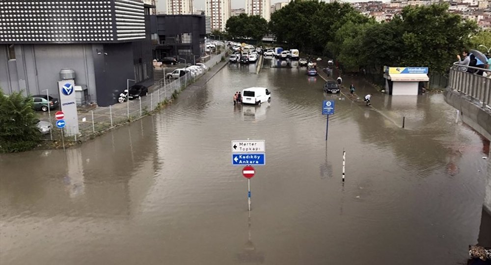 İstanbul un 10 ilçesi için sel uyarısı!