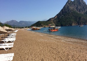 CHP’li belediyeler plajları kapattı