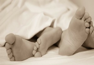 ‘Kadınlar seks sırasında çorap giydiğinde orgazm olasılığı artıyor’