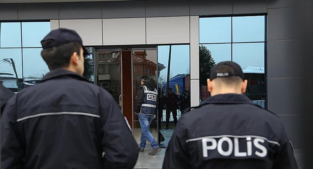 Polis vatandaşa bağırınca sosyal medya ayağa kalktı