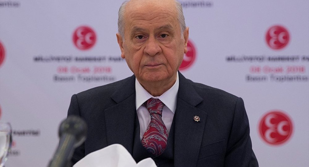 Ozan Arif e Bahçeli ye hakaretten para cezası