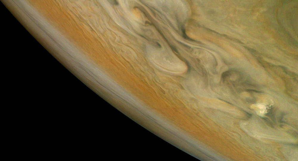 NASA nın fotoğrafları, Jüpiter in ihtişamını gözler önüne serdi