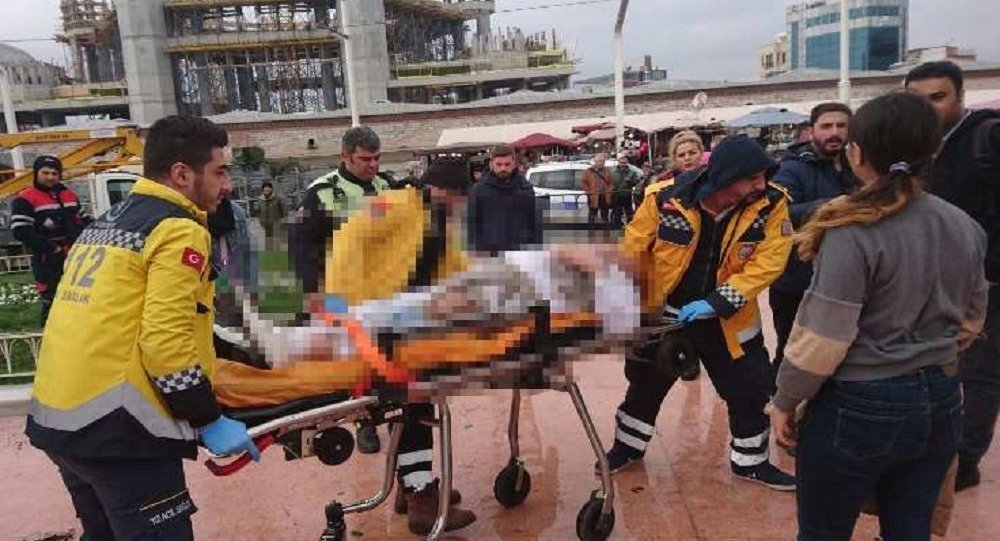 Taksim Meydanı nda bir kişi kendini yaktı