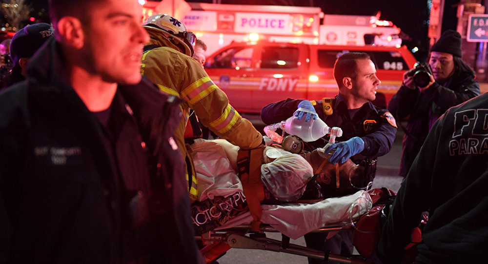 New York ta helikopter düştü: 2 ölü