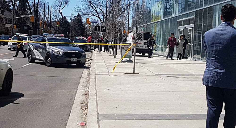 Toronto da araç yayaların arasına daldı: 10 ölü