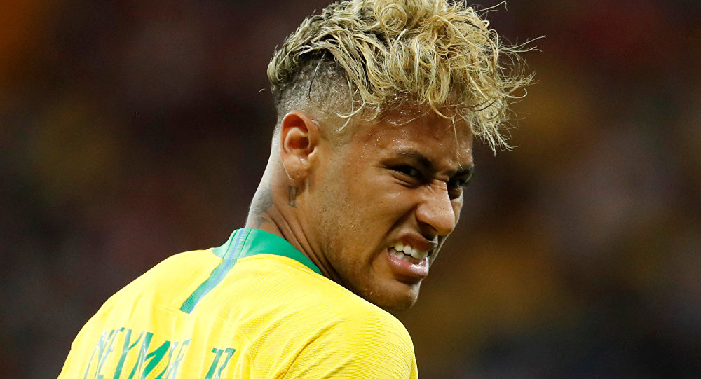 Brezilya futbolu, Neymar ın spagetti saçlarına dolandı